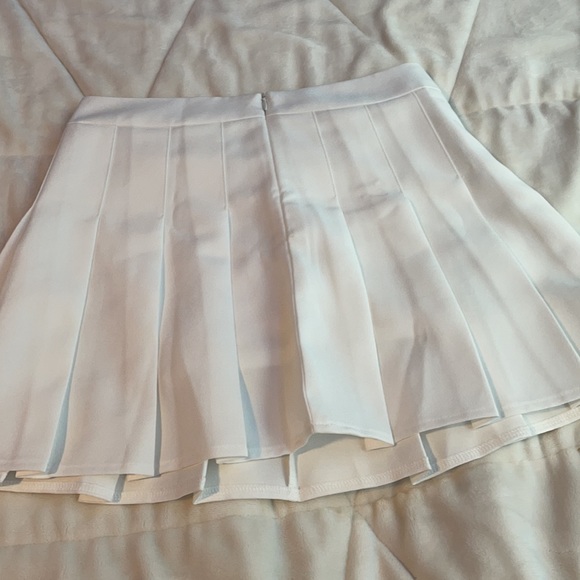 white skirt - Picture 2 of 3